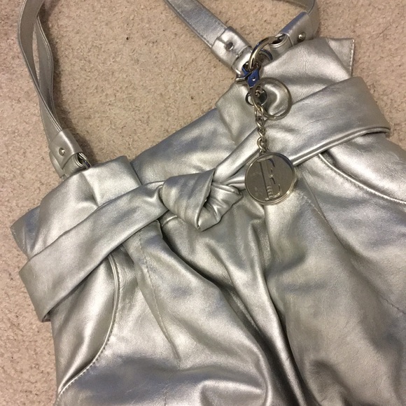 Silver Purse - Picture 2 of 2